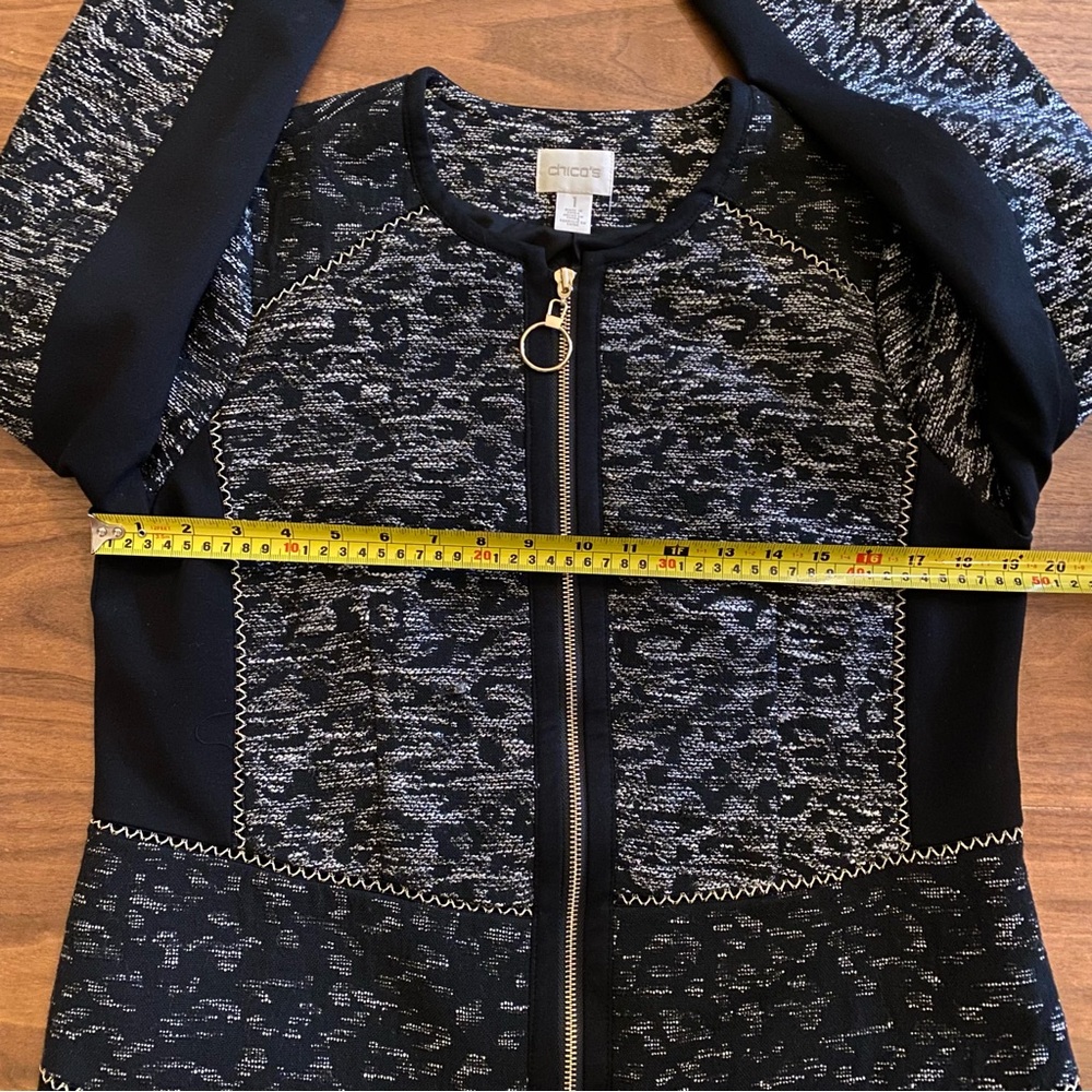 Chico’s Textured Zip Jacket Size 1 - Picture 3 of 9